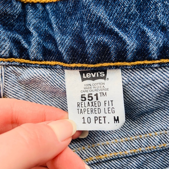 Vintage 90s Levi’s 551 Dark Wash High Waist Mom Jeans - Picture 8 of 9